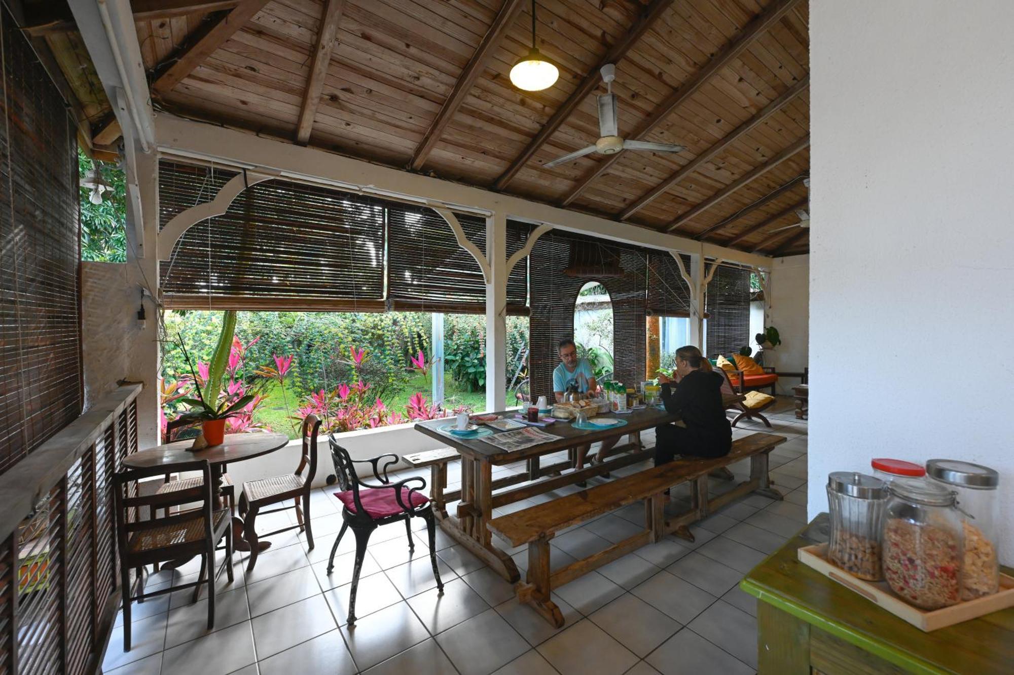 Le Medinilla Bed and Breakfast Bras-Panon Εξωτερικό φωτογραφία